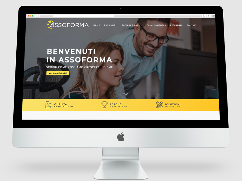 Restyling grafico sito web corsi, visuale homepage sul computer fisso
