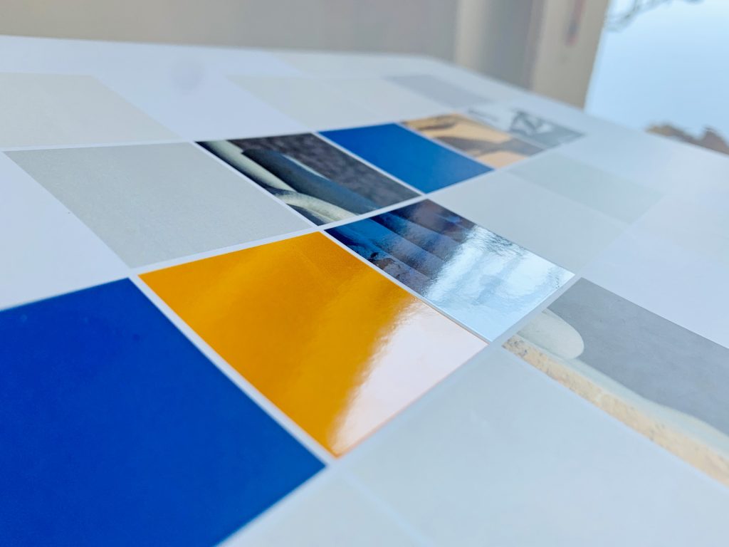 dettaglio vernice UV bilancio copertina