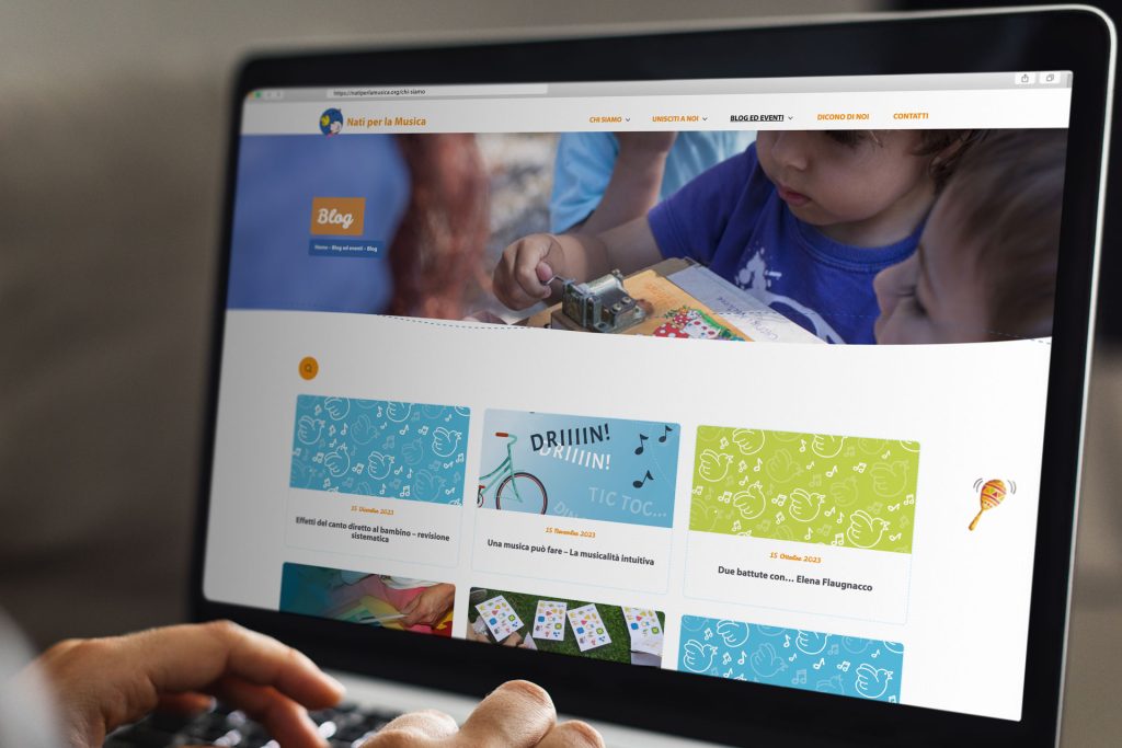 Pagina snodo del sito web Nati per la Musica visualizzato su un computer portatile